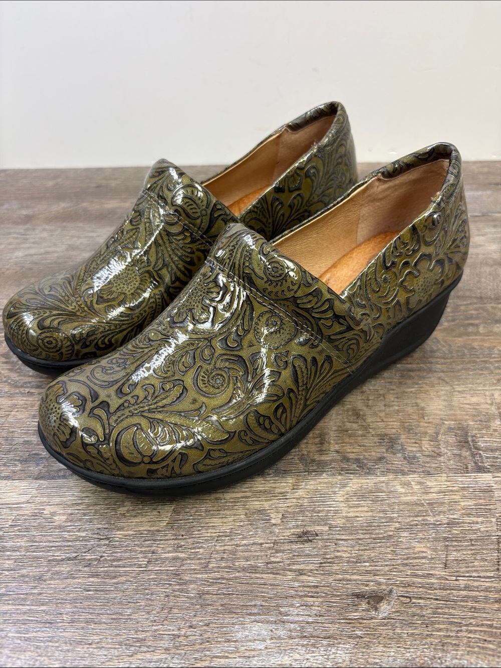 Nurture by Lamaze Perry Tooled Leather Comfort Wedge Shoes Women’s Size 10M